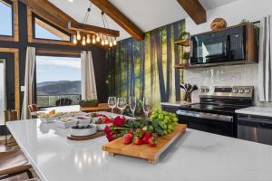 High Top Refuge at Saluda Mountain Retreats