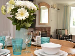 2 Bed in Charmouth DC077