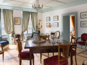 Apartment Appartement LouisXVI by Interhome