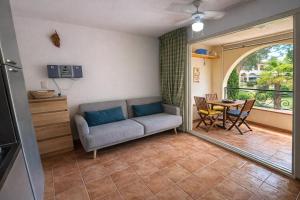 Appartement avec piscines et plage à pied