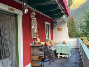 Apartment Appartement Gletscherblick by Interhome