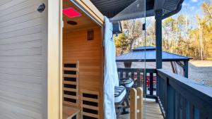 Dollys Vacation by AvantStay Sleeps 22 Walk to Dollywood Stampede Sauna Arcade