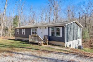 Near State Park! Pet-Friendly Home in Crossville