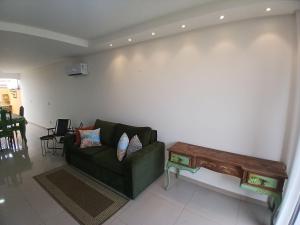 Sobrado com 2 suítes em Perequê BFJ0506