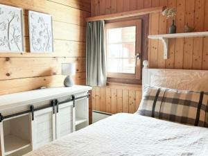 Holiday Home Chalet Domino by Interhome