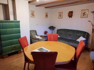 Apartment Chalet Bergfrieden by Interhome