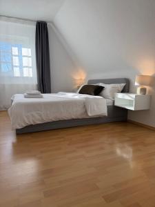 Modernes Familienapartment mit Parkplatz nahe Großer Garten