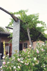 Holiday Home Casa Nespole- Familiennest mit Seesicht by Interhome