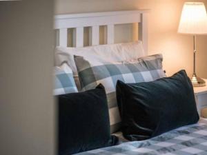 Apartment Elegante Penthouse-Wohnung mit Seeblick by Interhome