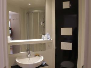 Apartment Plazzet 12 by Interhome