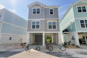 Dog Friendly Summer Breeze Sleeps 10 Beach House