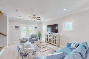 Dog Friendly Summer Breeze Sleeps 10 Beach House