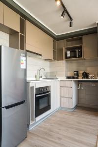 Chic 2BR Apt in Nunoa with Balcony for 5