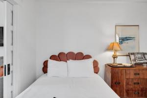 Bywater retreat steps from Crescent Park w patio