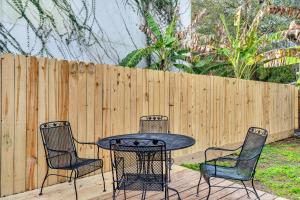 Bywater retreat steps from Crescent Park w patio