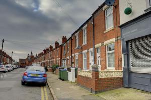 Cosy 2 Bedroom 4 Beds with Parking and near City Centre