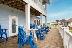 Crystal Cabana-Sleeps 26,Gulf Views,Hot Tub,3300 sq ft,4 King Suites, Pets