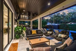 Casa Monstera Heated Saltwater Pool Game Room Golf