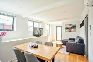 Serene 2BR Private Downstairs Retreat Near MONA