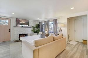 Ivywild Peak Mountain Escape with Scenic Views