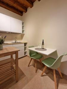HolidHome - Soave Borgo Suite - Mini appartamento di charme nelle mura medievali