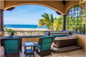 4 BR Beachfront Villa Paradise at Novaispania