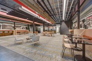 Close to MU and Fiserv Gym WD and Parking