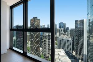 Skyline City Apartment with Pool & Gym & Sauna