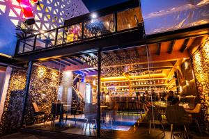 ไดมอนด์ โฮเทล