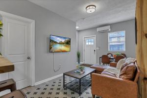 Modern Columbus 2BR Near COSI & Arena District