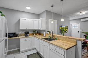 Modern Columbus 2BR Near COSI & Arena District