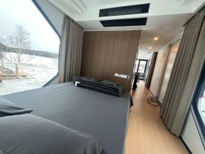 #42 Space Capsule 1-bdr