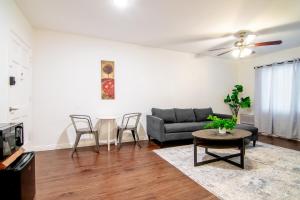 Relaxing 1 Bedroom Suite Near Beverly Hills