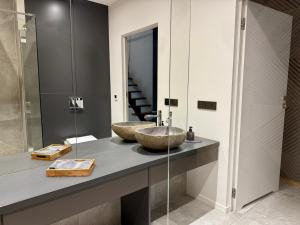 Dolina Słońca obok Suntago - nowoczesne domy z jacuzzi