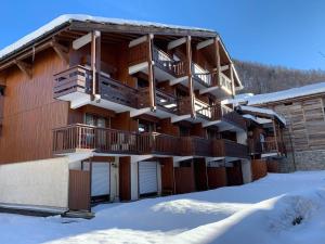 Appartement 2 Chambres, Proche Pistes, Parking Couvert - FR-1-862-47