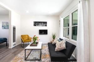 Cozy Studio Suite Near Beverly Hills