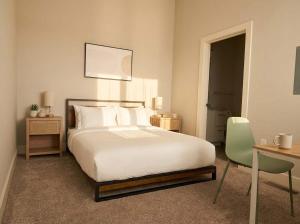 Boulevard Stays Midtown 30ft Ceilings 1BR 01