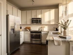 Boulevard Stays Midtown 30ft Ceilings 1BR 01