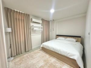 Minimalist style house in Don Mueang, near the airport