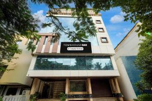 Townhouse Oak Science Gallery Bengaluru Formerly Blue Ocean Residency