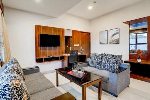 Townhouse Oak Science Gallery Bengaluru Formerly Blue Ocean Residency