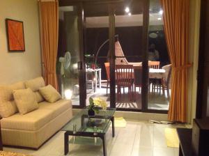 Modern Room with beautiful pool