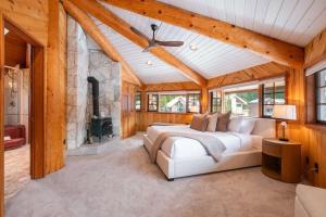 Snowridge Chalet by Outpost Whistler