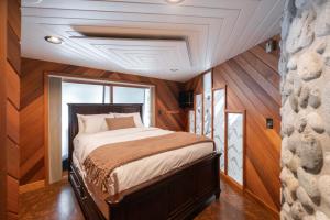 Snowridge Chalet by Outpost Whistler