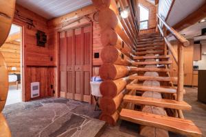 Snowridge Chalet by Outpost Whistler