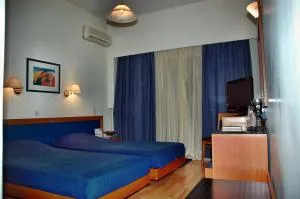 Ξενοδοχείο Έλενα (Hotel Elena)