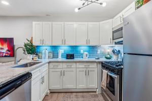 Peaceful Downtown Stay Near Restaurants