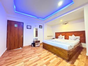 The Golden O Ran With SPA Facility Near Himalayan School