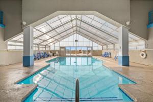 Oceanfront 2BR • Balcony off LR Bedroom • Indoor Pool • Cherry Grove