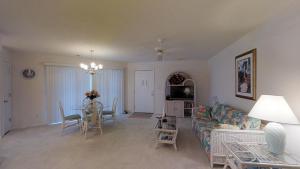 2BR Near Beach • Community Pool Hot Tub • Sleeps 6 • Shorehaven II 1-B